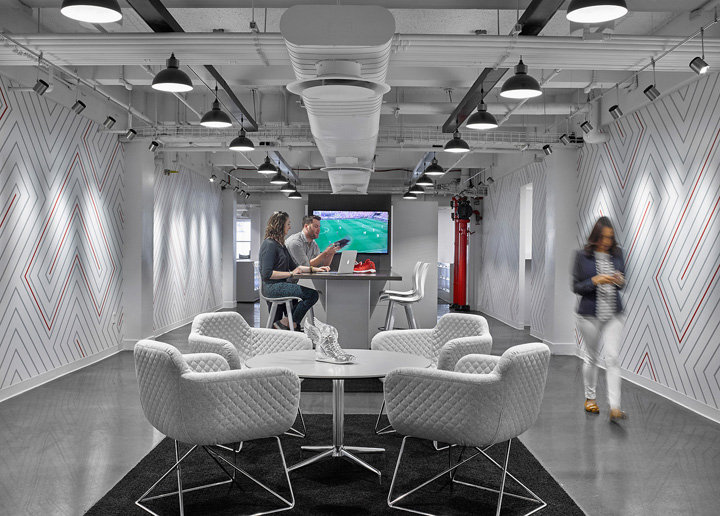 唯美工业风 美国零售商Foot Locker纽约总部设计欣赏