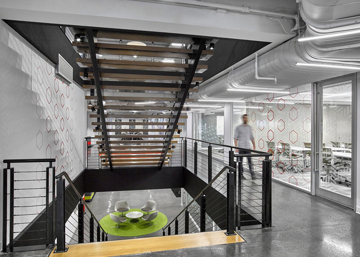 唯美工业风 美国零售商Foot Locker纽约总部设计欣赏